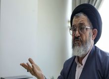 سیدرضا اکرمی: توجه کنیم خدایی هم هست/ برخی فقط دنبال عکس گرفتن و فیلم بازی کردن بودند
