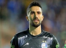 کنایه کاپیتان استقلال به پرسپولیس: قبلا پشت پرده بود، الآن همه چیز علنی شده