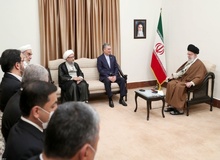 آیت الله خامنه ای: مصمم به تکمیل مسیر ترانزیتی شمال به جنوب هستیم که می‌تواند ترکمنستان و کشور‌های اطراف ان را به دریای عمان متصل کند