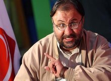 طعنه روزنامه اطلاعات به صادق کوشکی:تندروهایی که برگزاری کنسرت را معادل کودتای برهنگان می دانند، متوهم هستند