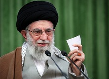 رهبر انقلاب خطاب به ائمه جمعه: ممکن است شما به جوان انقلابی علاقه بیشتری داشته باشید؛ حق هم همین است اما آن کسی که اینجوری نیست هم فرزند شماست / جشن میلیونی غدیر نشان داد مردم طرفدار دین هستند