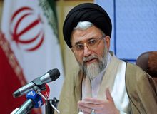 وزیر اطلاعات: بعضی با ساده‌انگاری و تکیه بر تجربه سیاسی، فکر می‌کنند اگر غنی‌سازی را صفر و موضوعات را با آمریکا برطرف کنیم، مشکلات حل می‌شود