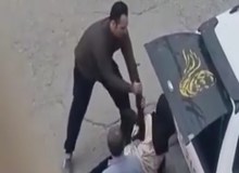 ماجرای ضرب و شتم بانوی دزفولی چه بود؟/ خبرگزاری نزدیک به سپاه از قول یک منبع آگاه: فرد مسلح تحت تعقیب است
