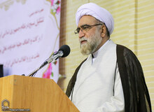 مردم گرانی ها را بخاطر انقلاب و رهبری تحمل می‌کنند