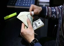 یورونیوز: نرخ برابری ریال ایران مقابل دلار در ۱۱ ماه گذشته سقوط ۷۵ درصد داشته است 