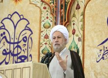 امام جمعه شیراز: دشمنان خواهند دید که در برابر فشارها و تهدیدها عقب‌نشینی نخواهیم کرد