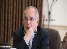 پیشنهاد دادم نفری 400 هزار تومان به یارانه‌بگیران بدهیم و کشور را تعطیل کنیم/ یکی از نمایندگان مجلس گفت در یک شهرستان کوچک در استان گلستان 40 نفر بر اثر ابتلا به کرونا فوت کردند/ طبق اطلاعات غیررسمی برخی افراد مشکوک به کرونا به بیمارستان نمی‌روند