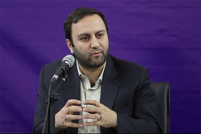 عضو هیات رئیسه مجلس: سال آینده حقوق زیر ۱۰ میلیون تومان نداریم
