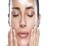 پوستی لطیف در فصل سرد با این خوراکی ها