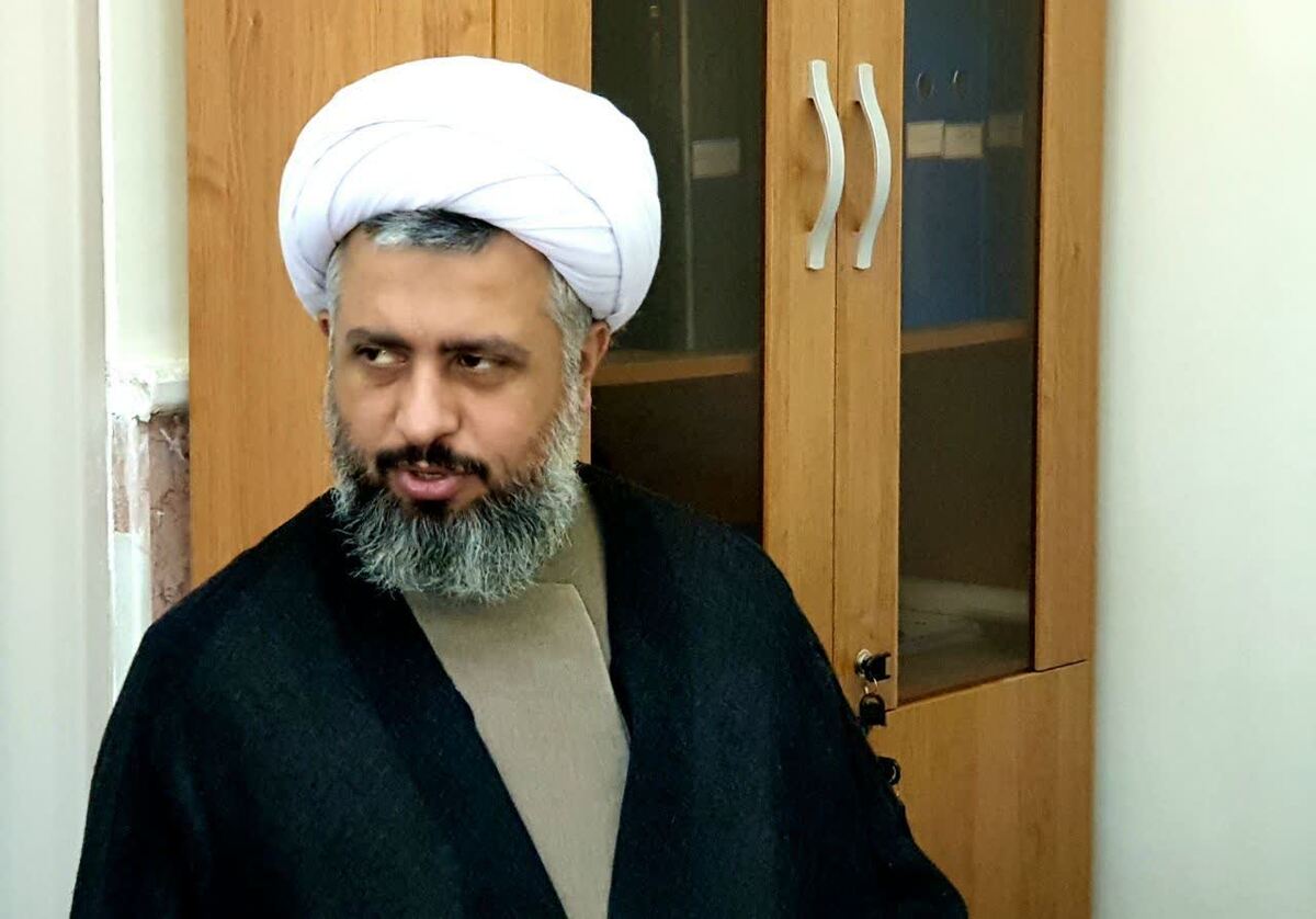 نماینده ابهر: من بیمه حضرت ابوالفضل(ع) هستم، کرونا نمی گیرم 