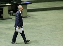 روزنامه هم‌میهن: مجلس در برابر دولت کم آورد!/ صحنه استیضاح وزیر صمت یک اتفاق تاریخی بود