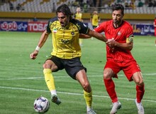 شکست سپاهان در برابر قهرمان لیگ / ‌فتح نقش‌جهان با دبل حسین‌زاده