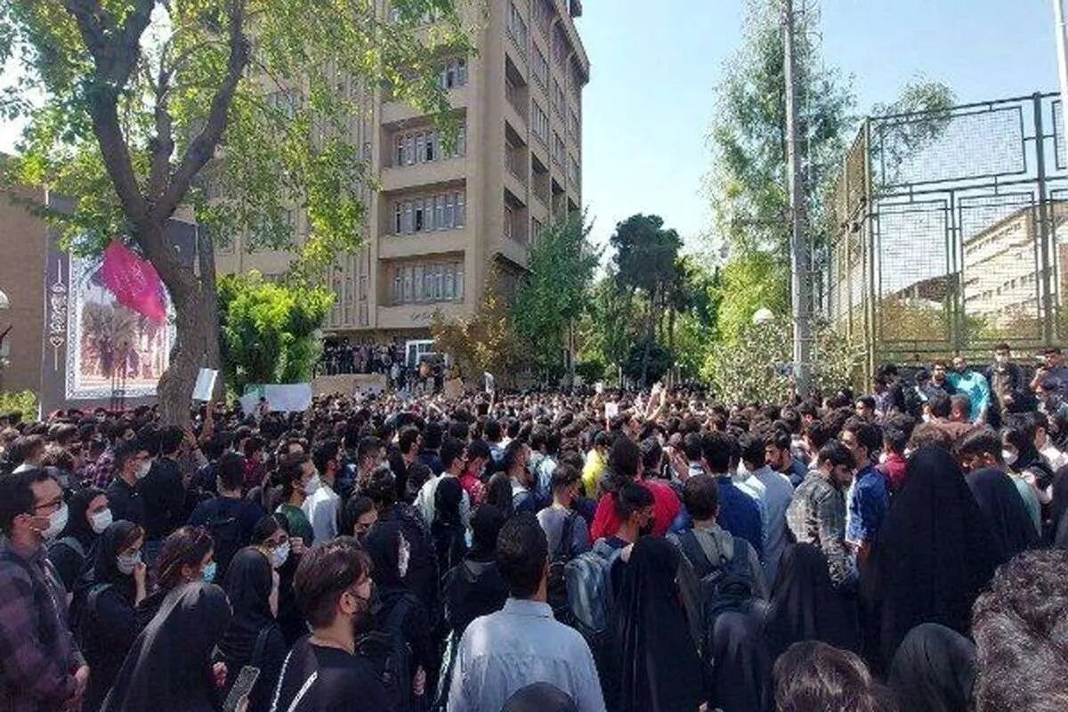 ورود دادستانی به ماجرای تجمعات دانشگاه شریف/ رئیس دانشگاه: اگر تعداد ممنوع الورودها زیاد شود دانشگاه را مجازی می‌کنیم