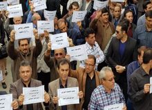 محمد حبیبی: طرح مطالبه اجرای طرح رتبه‌بندی معلمان و آزادی معلمان زندانی در تجمع فرهنگیان/ نمایندگان مدعی‌اند که قالیباف جلوی طرح لایحه رتبه‌بندی معلمان در صحن علنی را گرفته/ اکثر معلمان زیر خط فقر قرار دارند