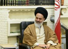 رئیس جامعه مدرسین حوزه علمیه قم: سیدحسن نصرالله، انسانی بصیر بود، دست رهبری را می بوسید
