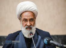 استاد حوزه: حاکمیت فضای مجازی در دست دشمنان نظام است

