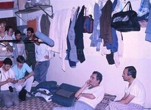 کدام عضو خاندان پهلوی در ایران ماند؟