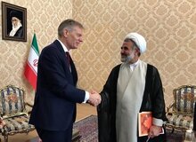 انتقاد تند روزنامه دولت به رییس کمیسیون امنیت ملی/  راه تغییر از صندوق رأی می‌گذرد نه رگ گردن