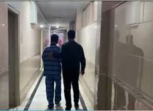اولین فیلم از انتقال متهم به قتل امیرمحمد خالقی برای جلسه بازپرسی