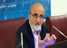 معاون سابق وزیر بهداشت سکوتش را شکست/ دکتر ملک زاده: مقابل رئیس جمهوری، با ایمنی گله‌ای مخالفت کردم/ داروهای مورد استفاده استاندارد بودند
