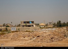 یکی از اهالی روستای ابوالفضل (ع) اهواز: با همان لودری که در جبهه‌ها سنگر می‌ساختم، آمده‌اند خانه‌ام را خراب کنند