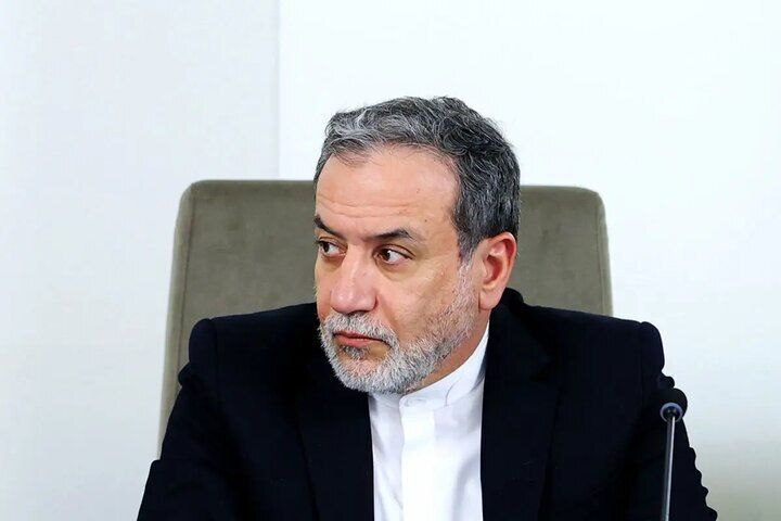 عراقچی: ما درخواست آتش‌بس نکرده‌ایم و هرگونه مذاکره با ایالات متحده را رد می‌کنیم