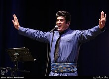 خواننده تیتراژ پایانی «نون.خ»: اصل «لیلیم لیل» نه ترکی است و نه کردی؛ بلکه یونانی است / بین ابراهیم تاتلیس و ناصر رزازی گیر کرده بودم