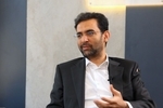 کنایه تند آذری جهرمی به کوچک زاده/  ارز را بدهیم به نورچشمی‌ها تا در سبزه‌میدان عرضه کنند/ چرا بازی را بر هم می‌زنید، آقای «راننده رفسنجانی»؟