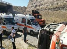 واژگونی مینی‌بوس در قزوین ۱۷ مصدوم بر جای گذاشت