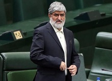مطهری: بهتر بود تشییع پیکر سردار سلیمانی در مصلا یا مرقد امام برگزار می‌شد/ پیرزنان و دخترانی را دیدم که جیغ می‌زدند و می گفتند خفه شدم