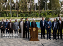 تصاویری از جلسه امروز هیأت دولت/ از سلفی آذری جهرمی تا گپ و گفت روحانی و جهانگیری
