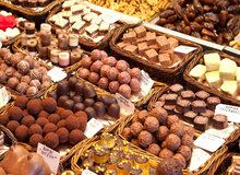 بیسکوییت و شکلات هم کالای لوکس شد / کاهش ۴۰ درصدی تقاضا برای خرید بیسکوییت و شیرینی و شکلات