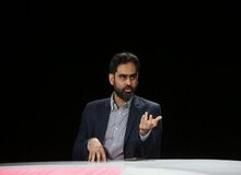 انتقاد ارگان مطبوعاتی نزدیک به سپاه از امیرحسین ثابتی: دوست داری راجع به هر چیزی حرف بزنی/ تقسیم بندی ات از مردم معیوب و انحرافی است