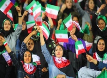 نامه فیفا به فدراسیون فوتبال در آستانه شروع فصل جدید لیگ برتر/ زنان باید مانند مردان تماشاگر بازی‌های لیگ برتر باشند