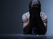 درد و دل پسر 30 ساله: 4 سال است عاشق خانم دکتری شده‌ام و با او دوستم ولی بیکارم و زنم نمی‌دهند
