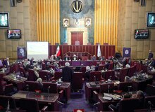 روزنامه جمهوری اسلامی: ۷ سال کشور را معطل امام جمعه‌ای کردند که CFT را حرام می‌دانست؛ در حالی که او سواد فقهی ندارد