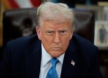 ترامپ: اپل اگر آیفون را در آمریکا نسازد، باید ۲۵ درصد تعرفه بدهد