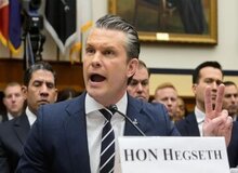 وزیر جنگ آمریکا: آتش‌بس با ایران برقرار است