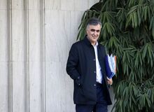 فرزین: نرخ ارز در بازار غیررسمی با عملیات روانی افزایش پیدا می‌کند و با آرامش سیاسی، کاهش می‌یابد