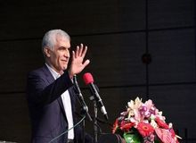 عباس عبدی: آیا اگر شهردار تهران اصولگرا بود، با او هم همین رفتار را می کردید؟