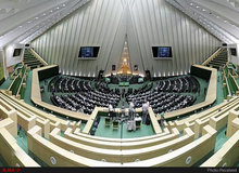 عباس عبدی: مجلس فقط برای این است که نمایندگان روی صندلی آن بنشینند و احیانا گلابی نوش جان کنند؟