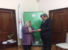 گزارشی از حضور شهردار تهران در بنیاد خیریه زینب کبری/  حناچی: یکی از برنامه های  شهرداری تهران کمک به NGO ها  و تشکل های مردم نهاد است/  ایجاد تسهیلات لازم برای راه اندازی بازارچه های خیریه حداقل کار شهرداری تهران است 