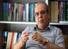 عباس عبدی: لشکر یا ارتش سایبری و مطبوعاتی با گرفتن پول و پروژه دفاع از سیاست‌ها را به صورت پیمانکاری انجام می‌دهند/ تبلیغات و جعل آمار و ارقام و انتشار از طریق لشکر سایبری تَب بُر است اما عفونت را از بین نمی برد