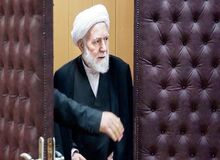 انصاری راد: روحانی استعفا دهد، وقتی از همان ابتدا متوجه شد کاره ای نیست ماندن او اشتباه بود