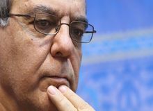  عباس عبدی: دعا کنیم ترامپ برگردد
