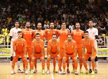 مس برد و صدرنشین ماند