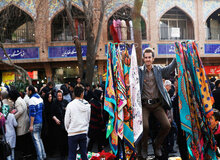 آیینی، شهردار منطقه ۱۲: راه‌حل ساماندهی دستفروشی در تهران، ایجاد بازارهای رسمی ارزان‌فروشی است/ برخورد فیزیکی با دستفروشان شهرستانی جواب نمی‌دهد 