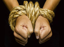 کودک ربوده شده کرمانی پس از ۴۶ روز از افغانستان به ایران منتقل شد/ بازداشت ۳ آدم‌ربا
