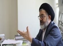 مرگ بر آمریکا می‌گوییم و سیگار آمریکایی می‌کشیم/ چرا وقتی می‌توانیم موشک بسازیم موبایل خارجی دست‌مان می‌گیریم؟/ تفرقه‌افکنان درکی از مملکت‌داری ندارند/ دعوا مال آدم‌هایی است که درک و فهم ندارند
