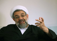 در نهاد ریاست جمهوری برخی تلاش می‌کنند به آقای جهانگیری میدان ندهند/  جهانگیری درواقع به دولت کمک می‌کند و نه دولت به جهانگیری
